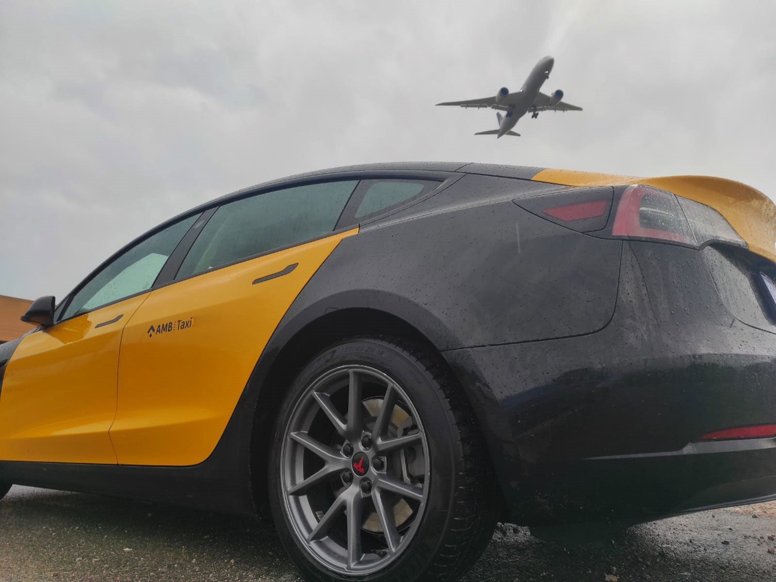 Tesla Taxi Barcelona